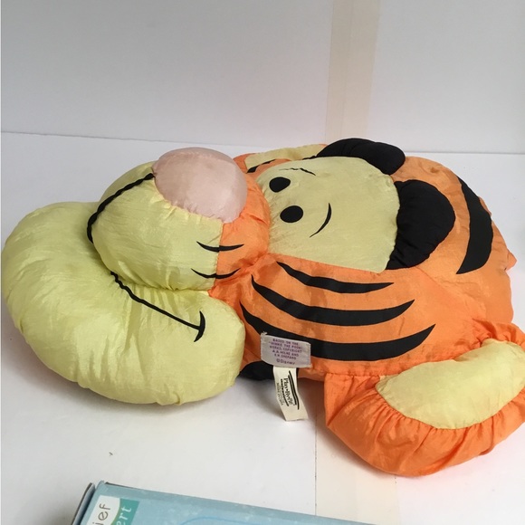 Vintage Disney’s Winnie the Pooh Tigger 90s plush stuffed head pillow - Picture 10 of 10